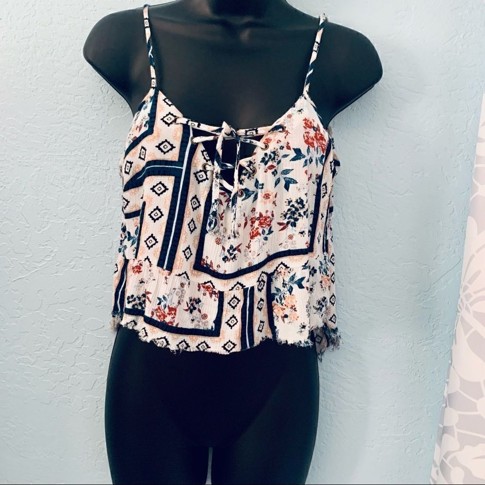Full Tilt Floral Boho Lace Up Crop Top Size Medium - Picture 2 of 9